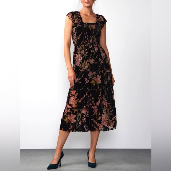 New York & Company Dresses & Skirts - New York & Company Floral Midi smock Dress in Black and Pink velvet XL